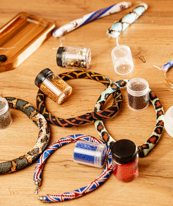 [Дана Романова] Жгуты из бисера крючком (2024)_0.png